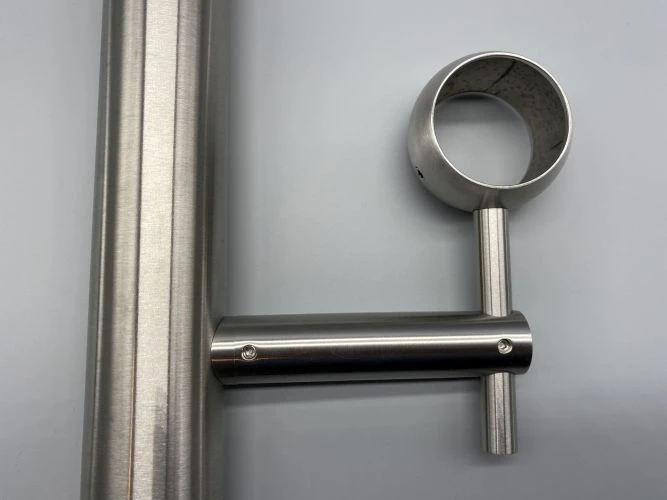 Handlaufhalter mit Kugelring  zur seitlichen Pfosten Montage 42,4