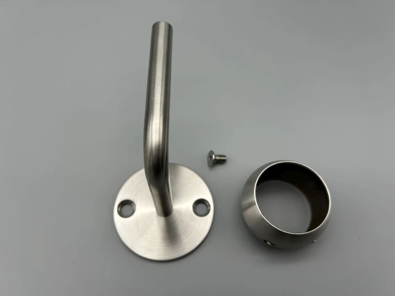 Handlaufhalter-Wand D = 42,4 Ronde D = 66 2 x Bohrung 8,3 mit Kugelring für Rohr Ø42,4